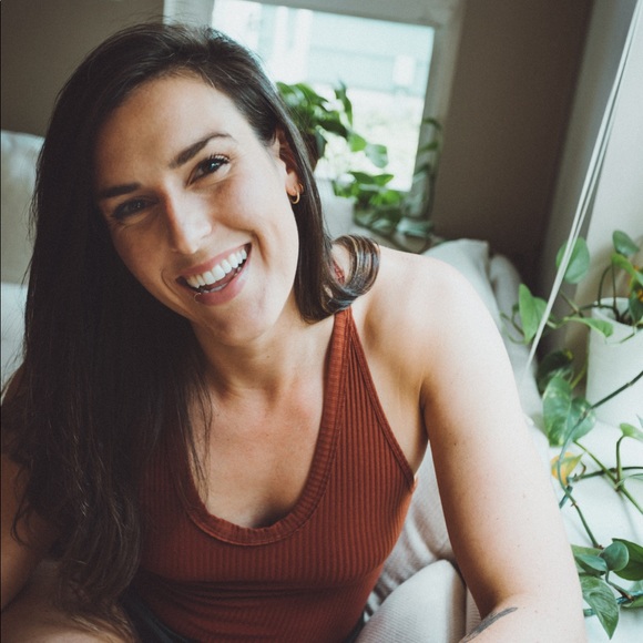 Meet your Posher, Alex - Picture 1 of 1